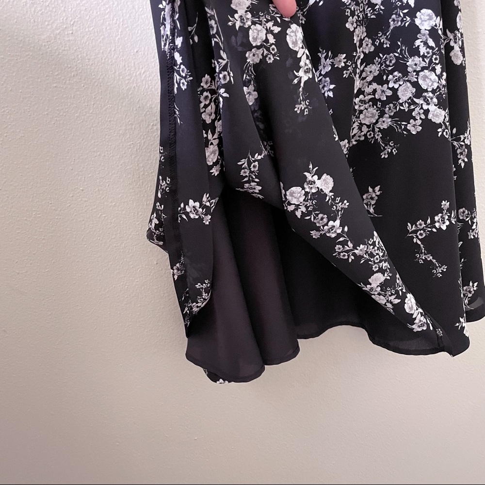 Elle Floral Black Dress - Picture 4 of 12